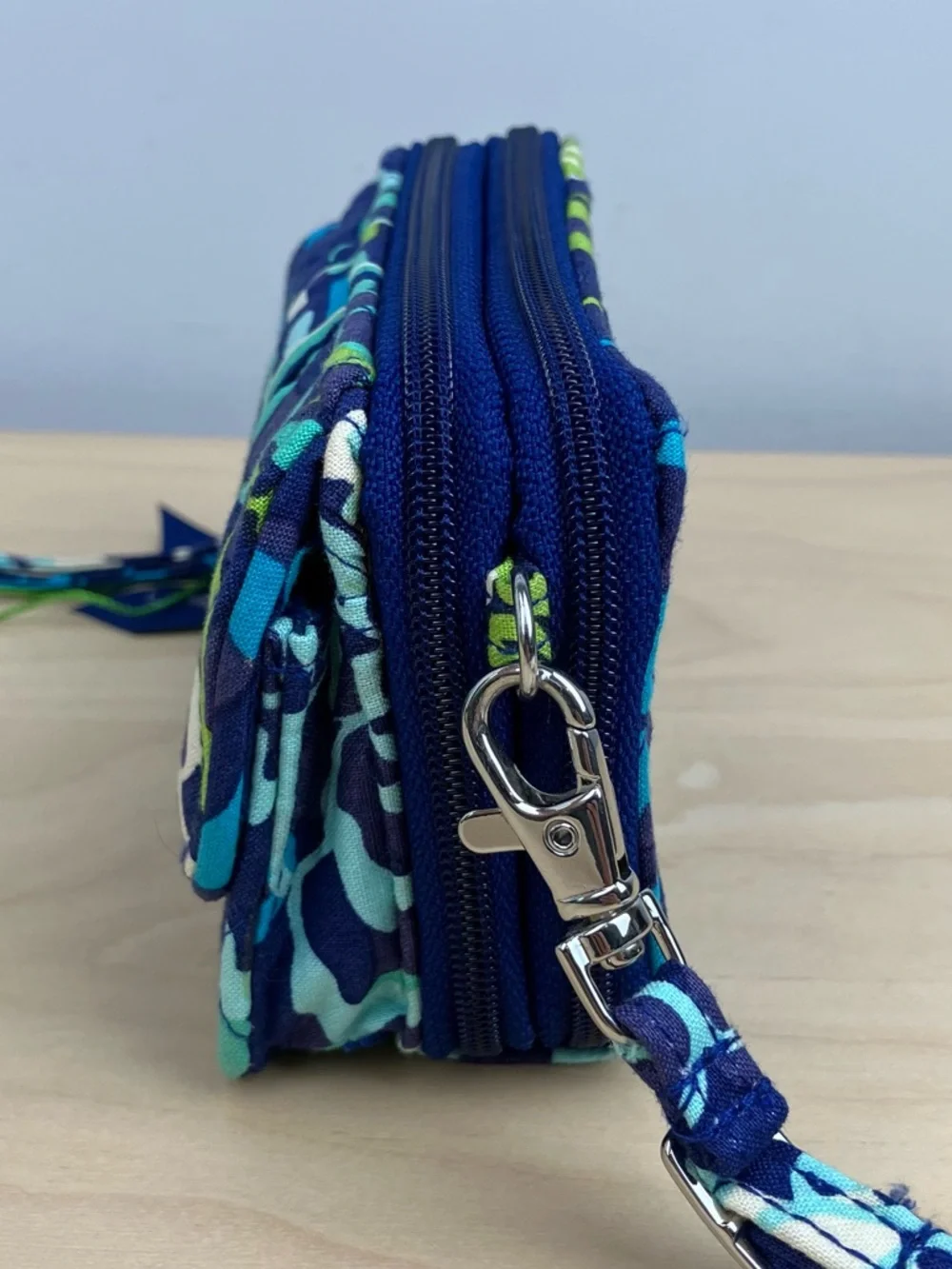 Vera Bradley 'All in One Crossbody'  Purse / Wristlet ~ Katalina Blues ~ NWT $54 - Picture 5 of 13